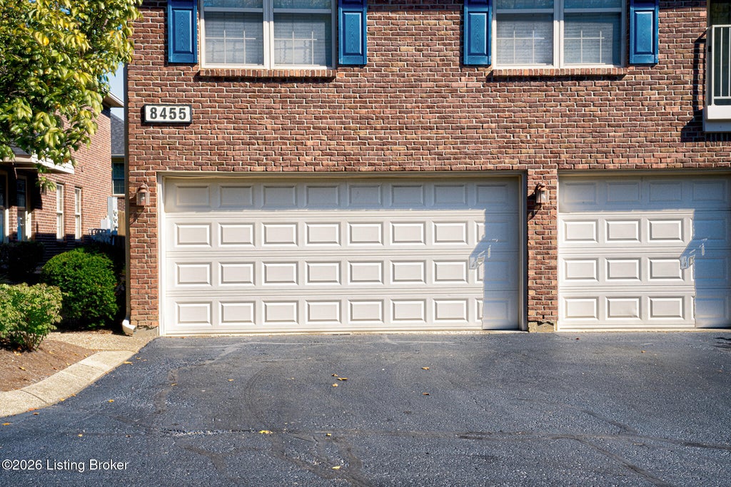 Photo of 8455 Grand Trevi Dr, Louisville, KY 40228 (MLS # 1731379)