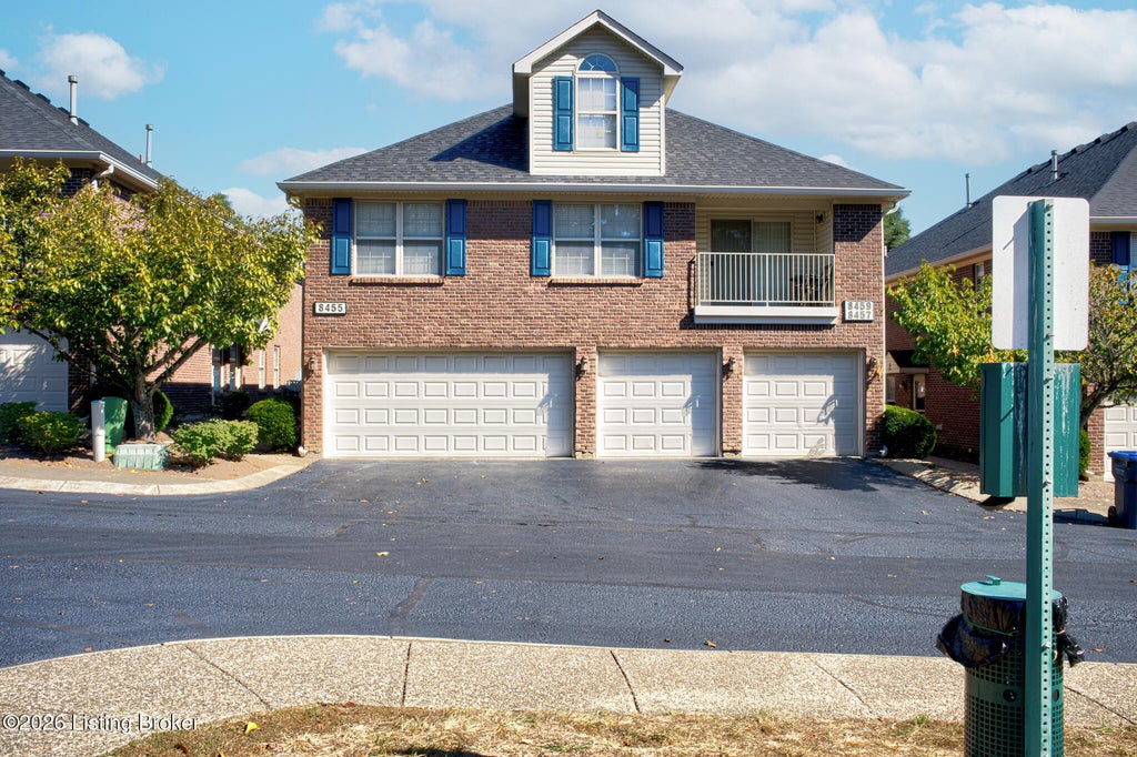 Photo of 8455 Grand Trevi Dr, Louisville, KY 40228 (MLS # 1731379)
