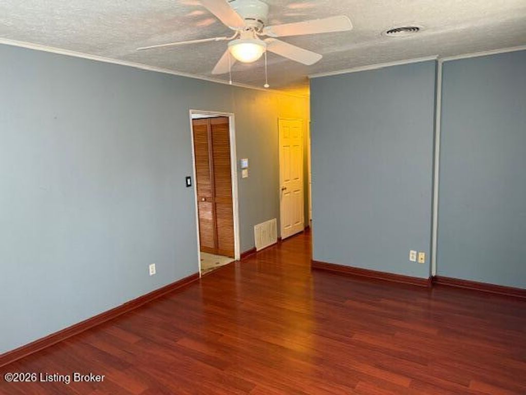 Photo of 207 Marian Dr, Louisville, KY 40218 (MLS # 1709994)