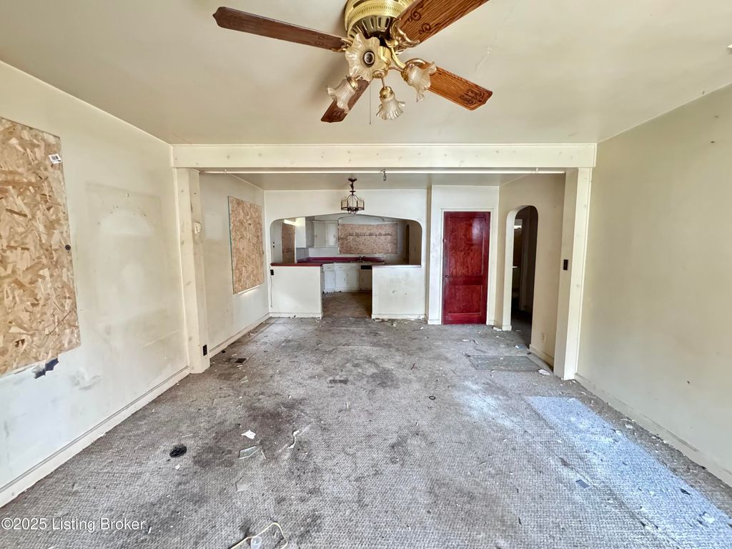 Photo of 1330 Phyllis Ave, Louisville, KY 40215 (MLS # 1702365)