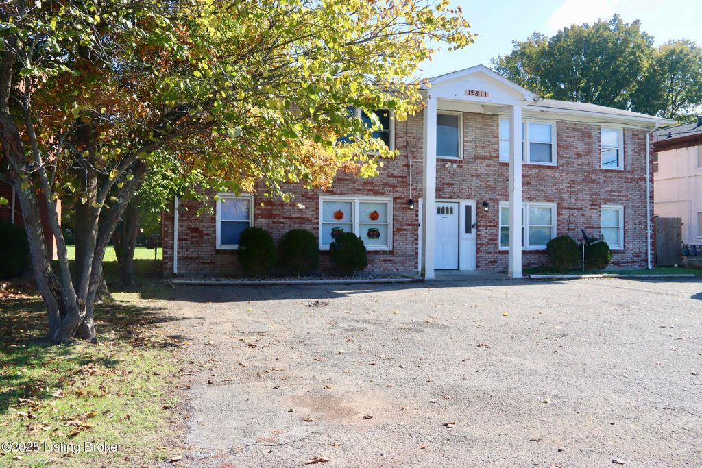 Photo of 12611 E Orell Rd #2, Louisville, KY 40272 (MLS # 1711361)