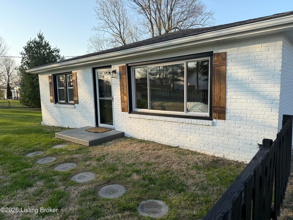 Photo of 1201 Dawkins School Rd, La Grange, KY 40031 (MLS # 1712684)