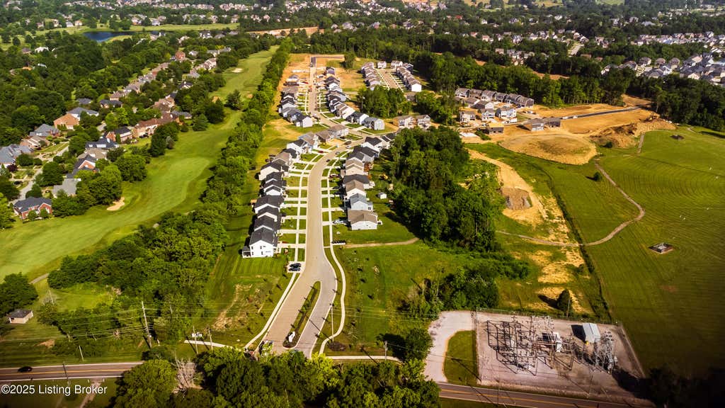 Photo of 2024 Saddlewood Trail, Louisville, KY 40245 (MLS # 1726474)