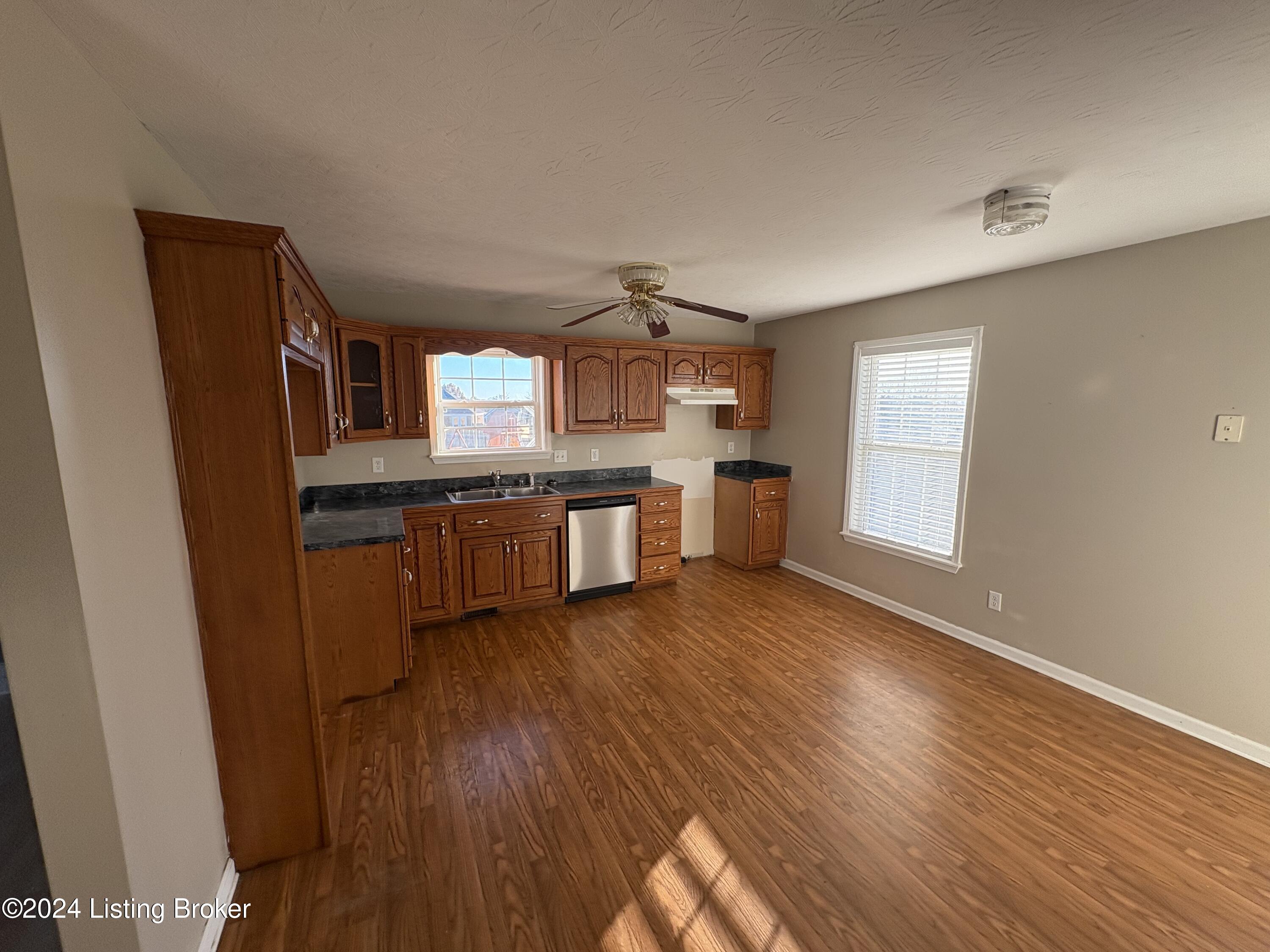 8700 Temperate Ct, Louisville, Kentucky image 6