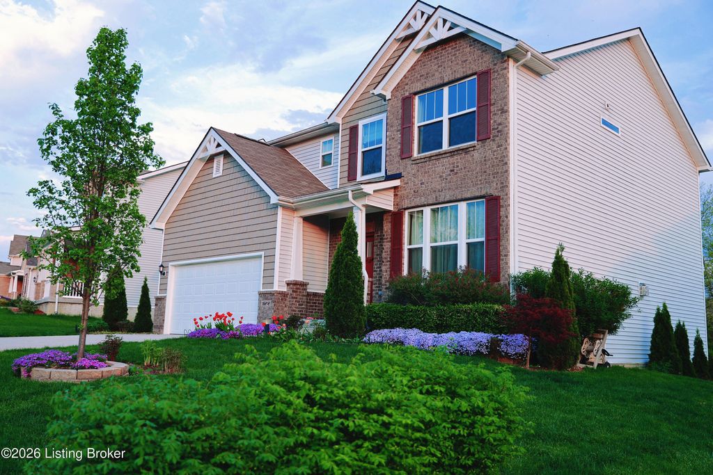 Photo of 16212 Rockcrest View Ln, Louisville, KY 40245 (MLS # 1710833)