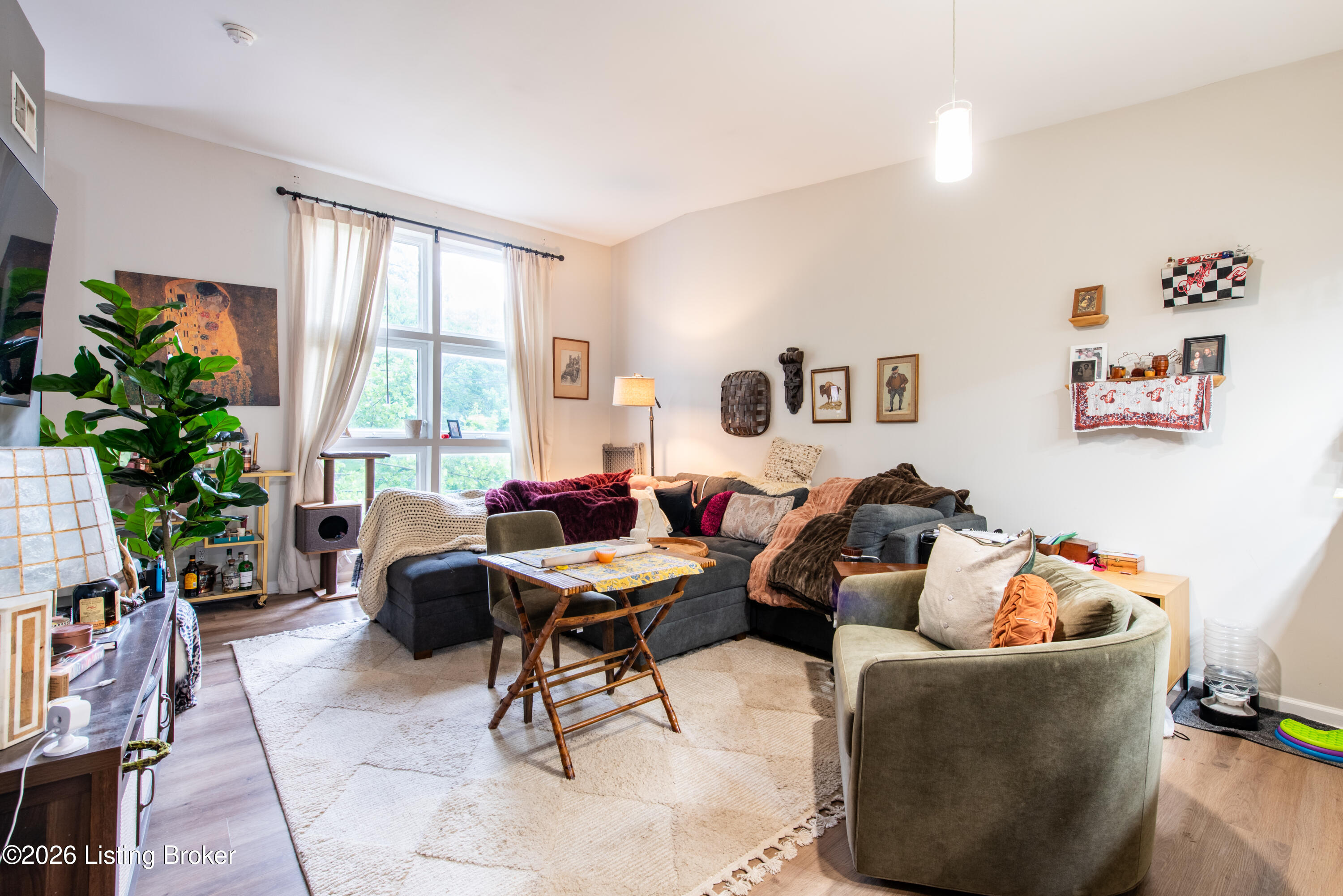 2745 Grinstead Dr APT 213