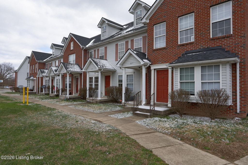 Photo of 10233 Blue Lick Rd, Louisville, KY 40229 (MLS # 1712112)