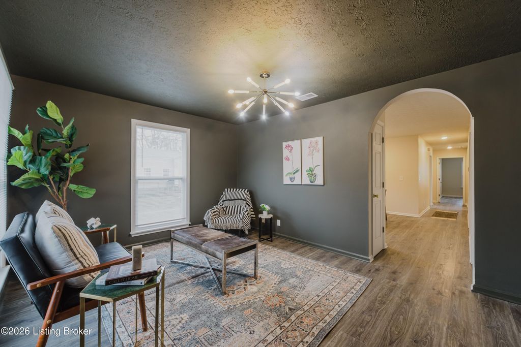 Photo of 935 S Clay St, Louisville, KY 40203 (MLS # 1710692)