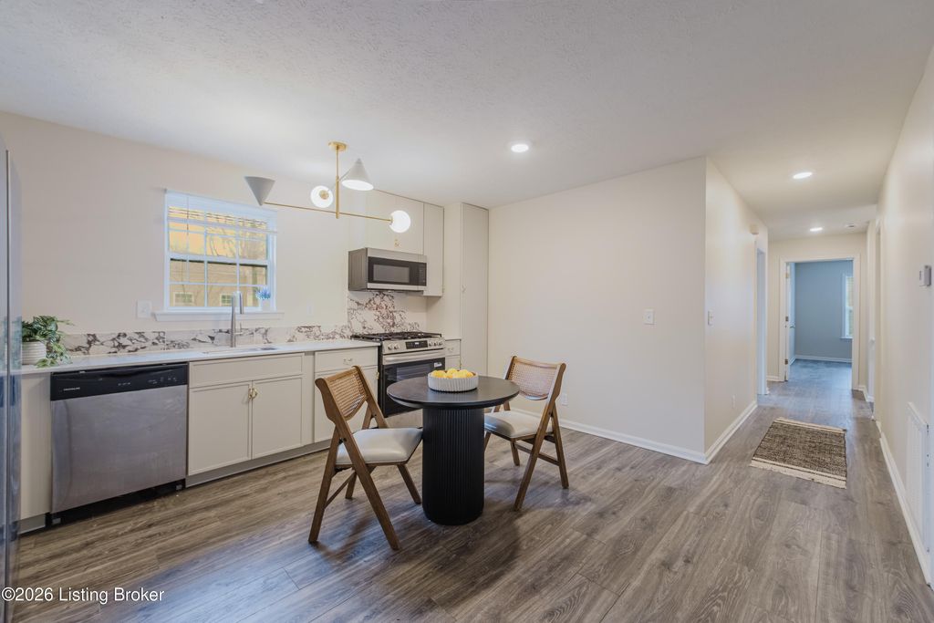 Photo of 935 S Clay St, Louisville, KY 40203 (MLS # 1710692)