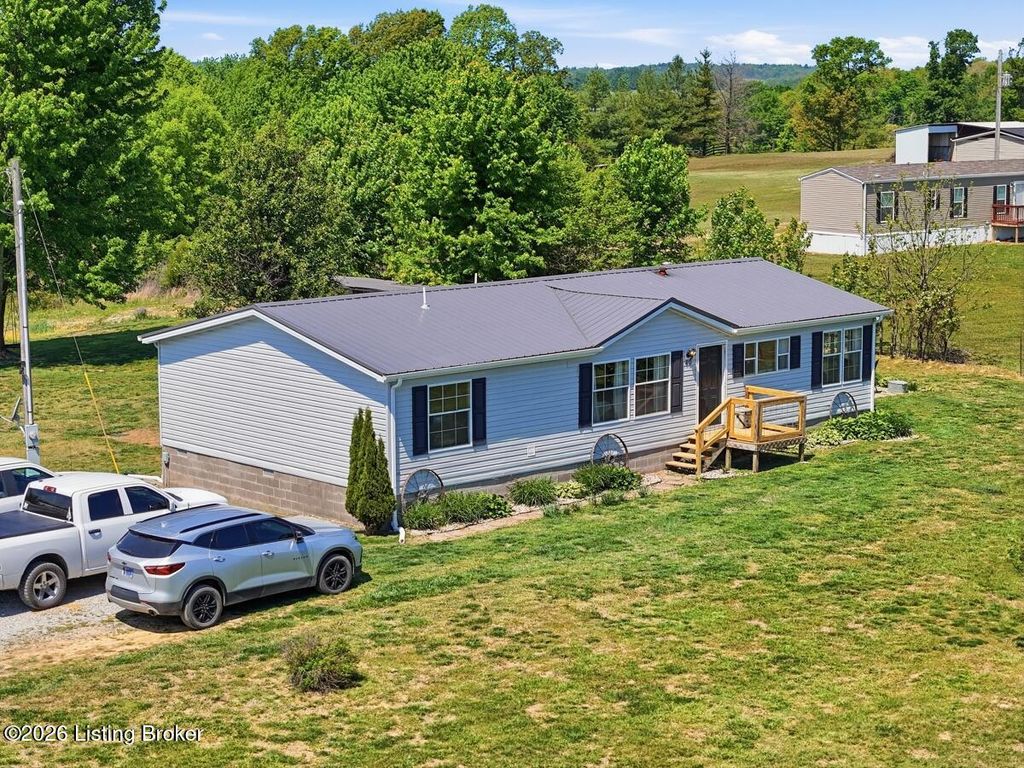 Photo of 40 Brandy Ct, Leitchfield, KY 42754 (MLS # 1715711)