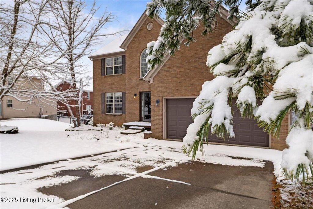 Photo of 11429 Top Walnut Loop, Louisville, KY 40229 (MLS # 1704633)