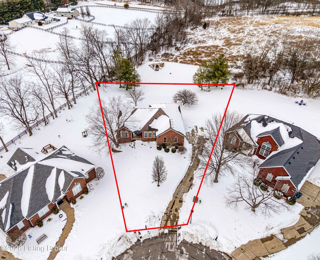 Photo of 976 Morning Glory Ln, Shelbyville, KY 40065 (MLS # 1708122)