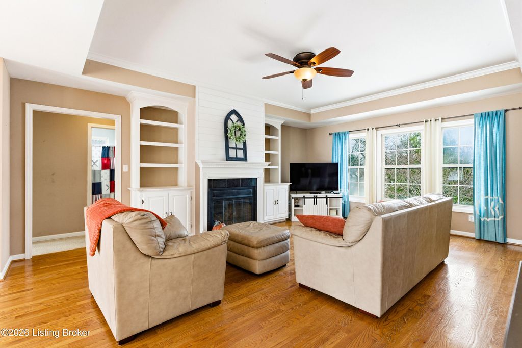 Photo of 976 Morning Glory Ln, Shelbyville, KY 40065 (MLS # 1708122)