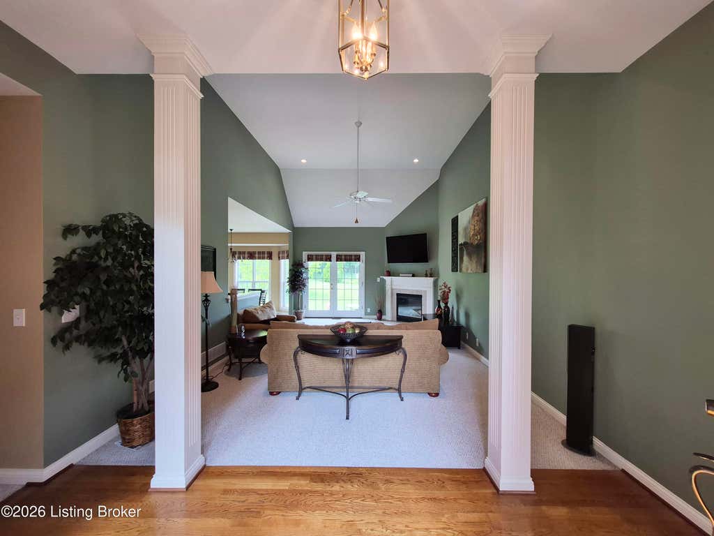 Photo of 4313 Pleasant Glen Dr, Louisville, KY 40299 (MLS # 1725394)