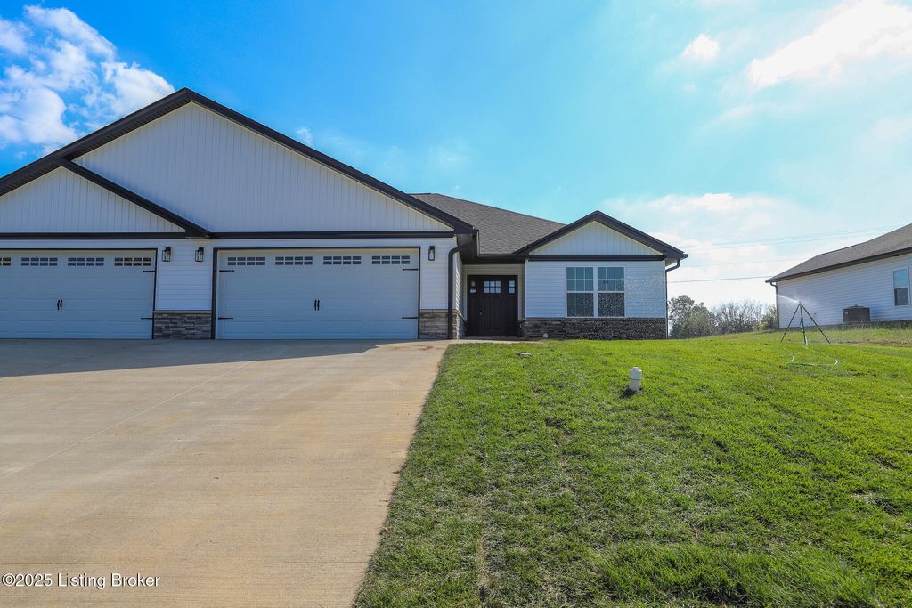 Photo of 838 Otter Creek Rd, Vine Grove, KY 40175 (MLS # 1706616)