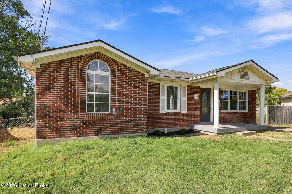 Photo of 9 Thyme Ct, Louisville, KY 40258 (MLS # 1731539)