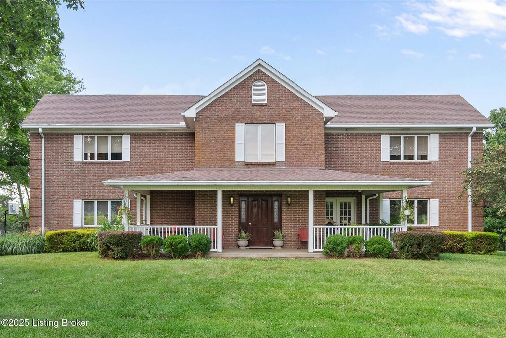 Photo of 502 Locust Ln, Shelbyville, KY 40065 (MLS # 1695967)