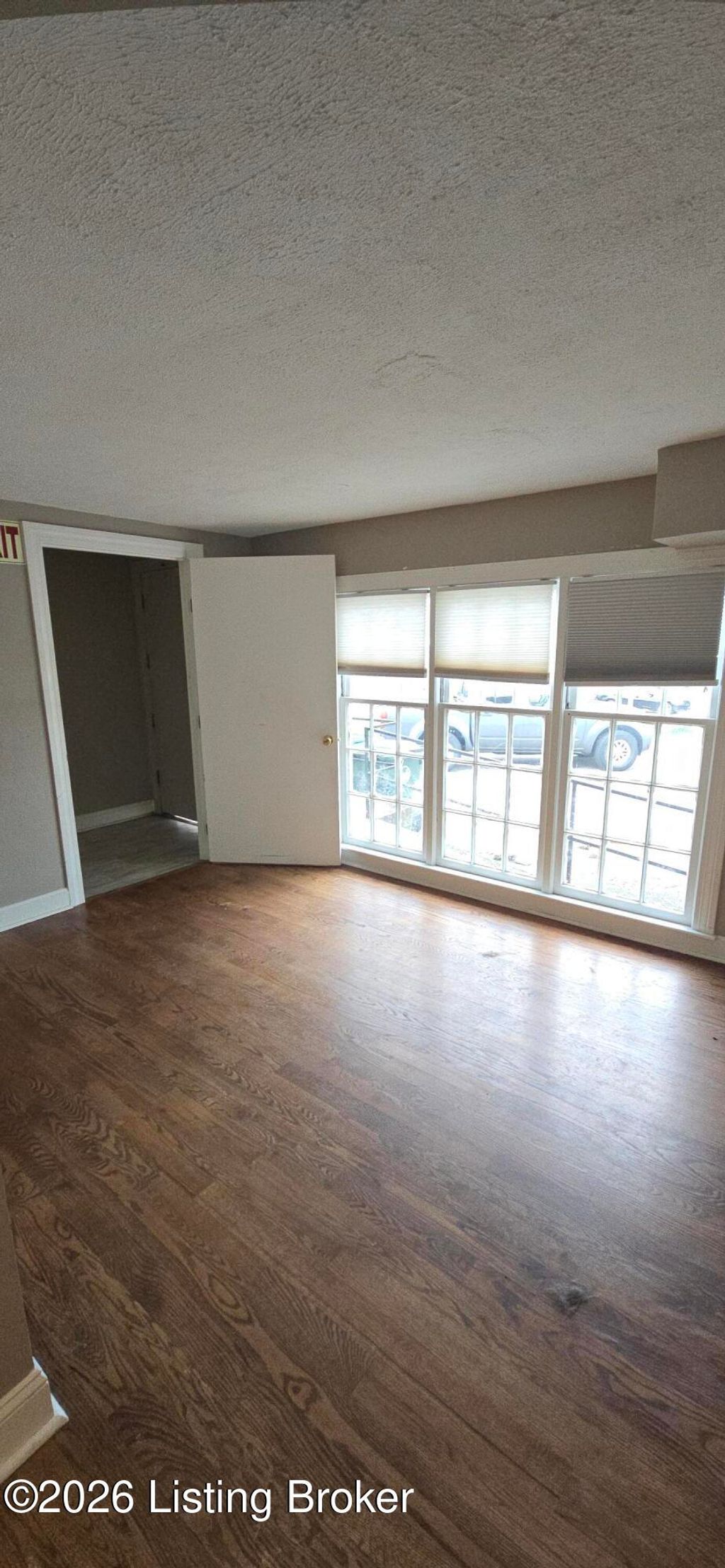 Photo of 4502 Fegenbush Ln, Louisville, KY 40218 (MLS # 1715133)