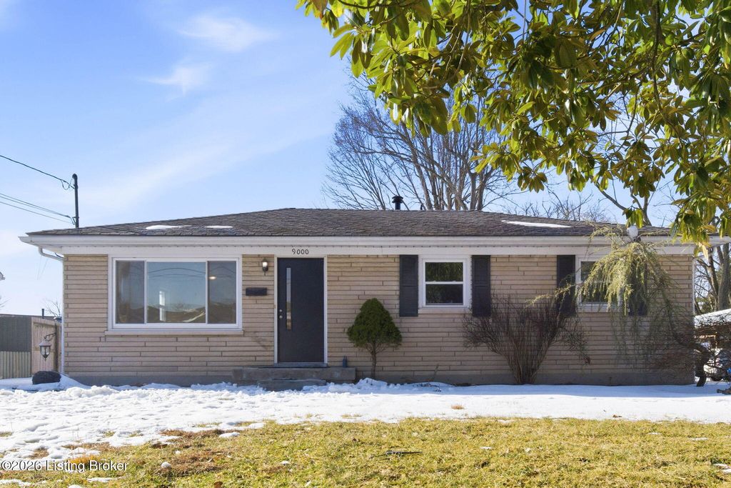 Photo of 9000 Dorrance Dr, Louisville, KY 40258 (MLS # 1708933)