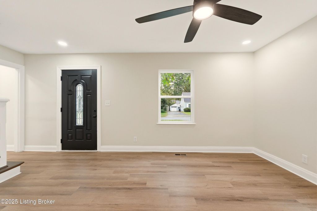 Photo of 517 Dale Ave, Louisville, KY 40214 (MLS # 1705457)