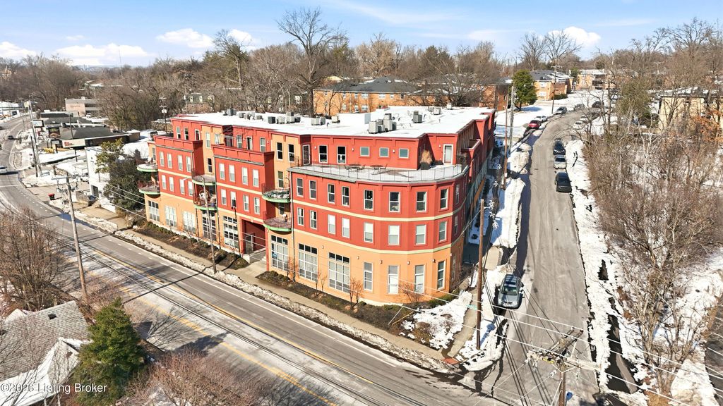 Photo of 2411 Brownsboro Rd #APT 312, Louisville, KY 40206 (MLS # 1708875)