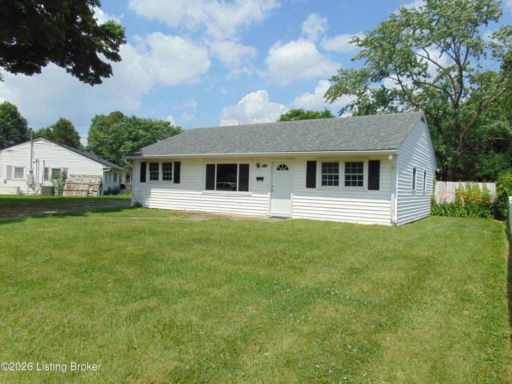 Photo of 7009 Rainbow Dr, Louisville, KY 40272 (MLS # 1721523)