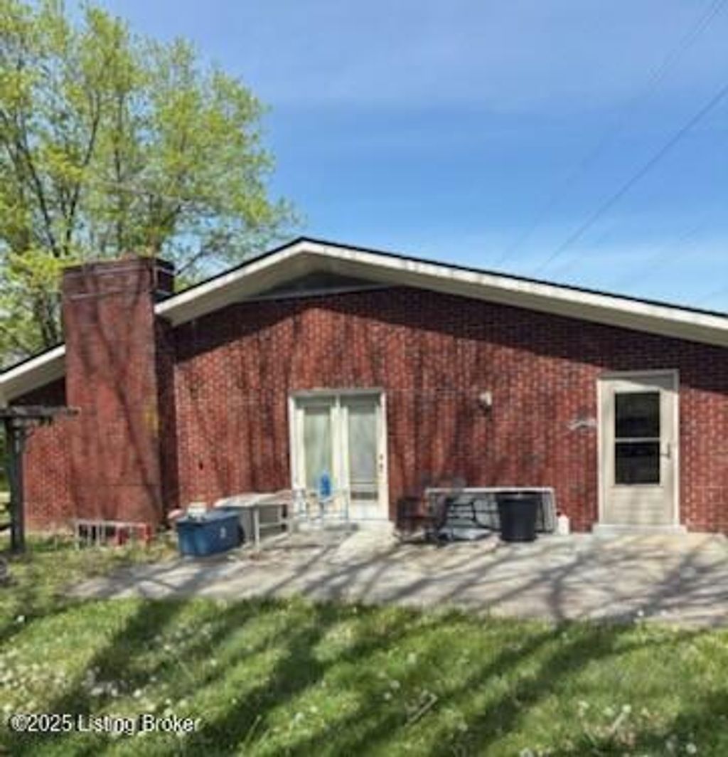 Photo of 3400 S Camden Ln, Crestwood, KY 40014 (MLS # 1690836)