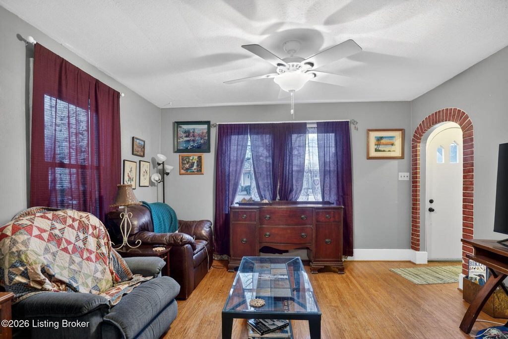 Photo of 221 Waveland Ave, Danville, KY 40422 (MLS # 1707012)