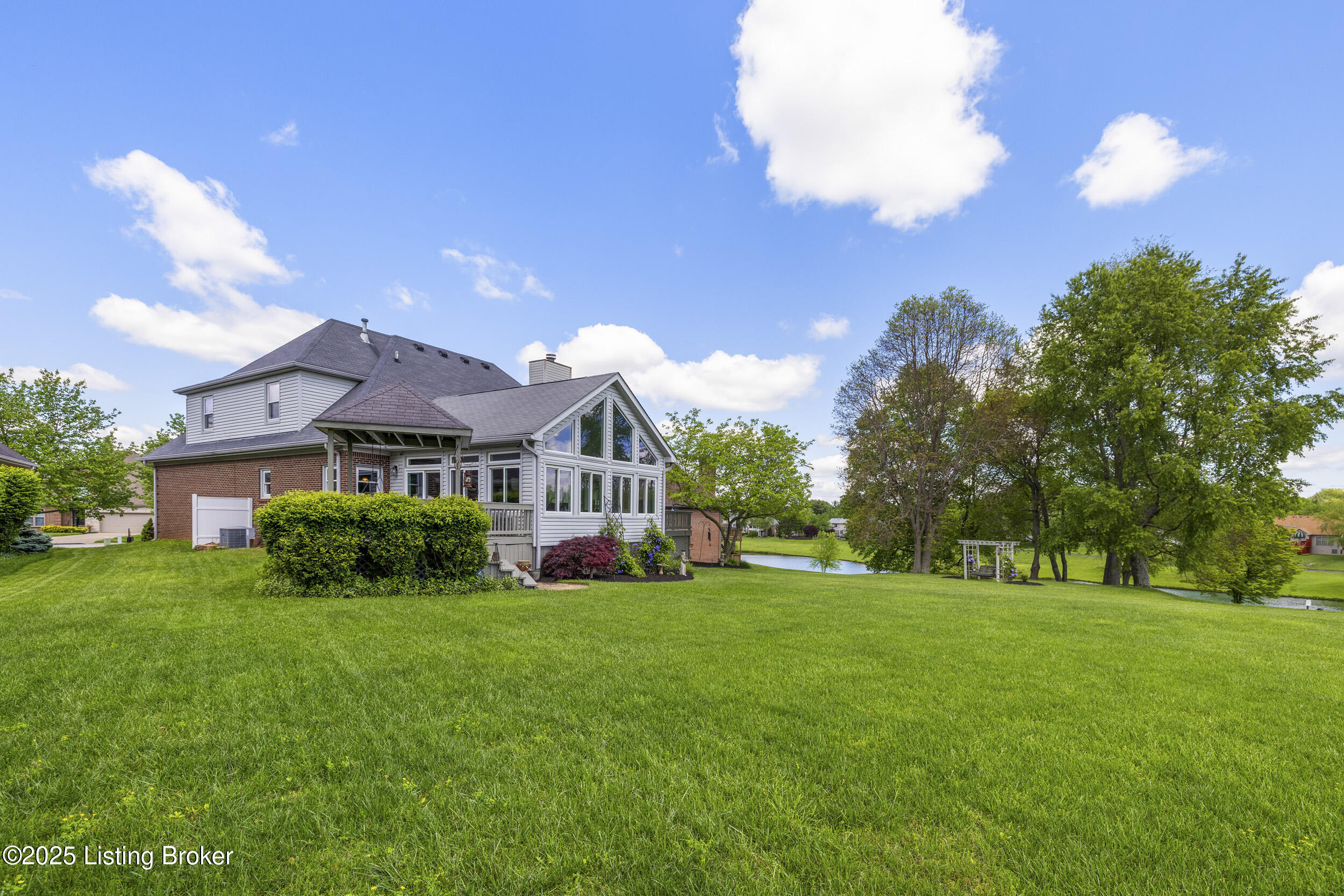 10916 Lake Vista Ct, Louisville, Kentucky image 7