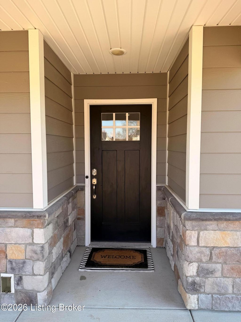 Photo of 9005 Manslick Commons Dr, Louisville, KY 40219 (MLS # 1710263)