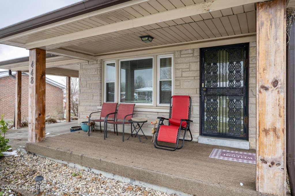 Photo of 448 Riverview Ln, Shepherdsville, KY 40165 (MLS # 1704810)