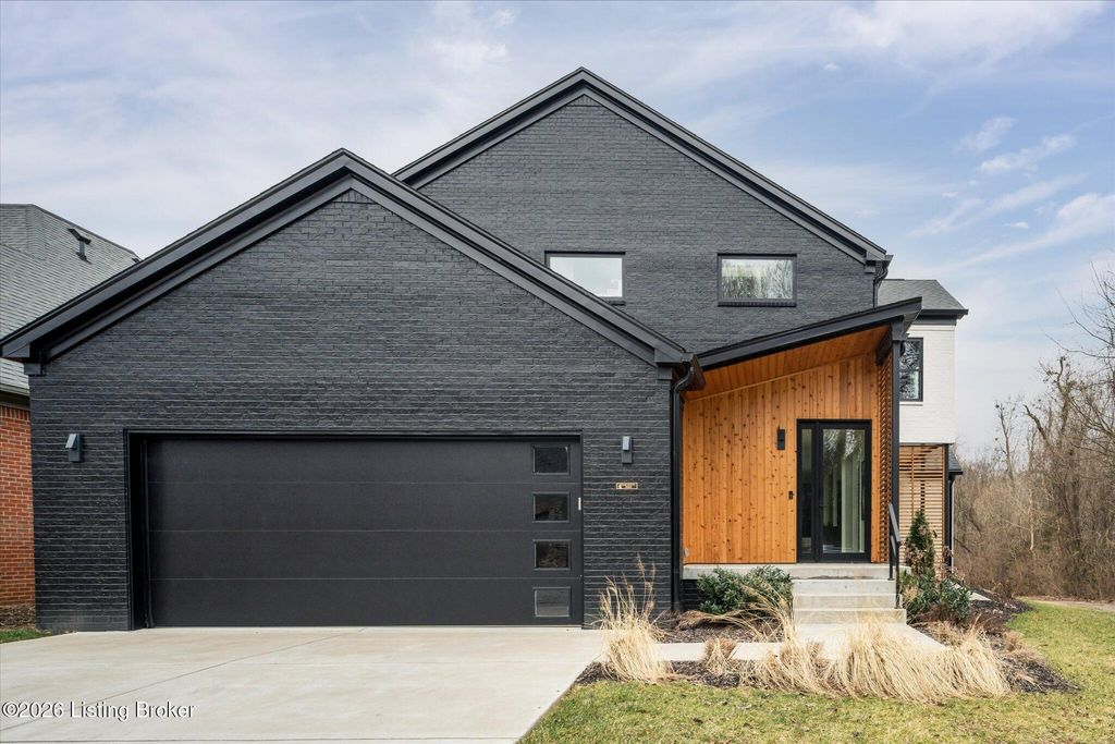 Photo of 2803 Rivers Edge Rd, Louisville, KY 40222 (MLS # 1711758)