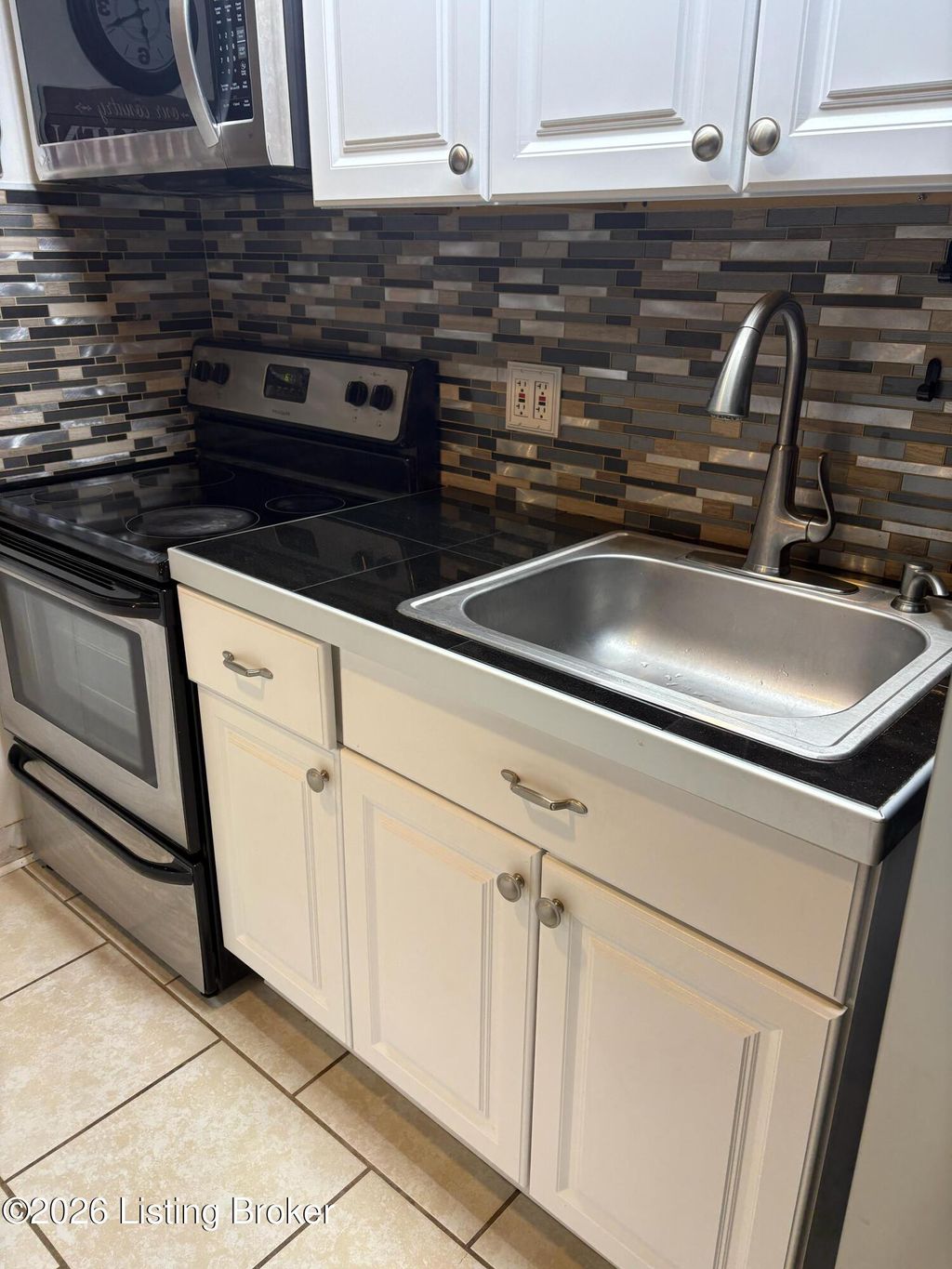 Photo of 8601 Honor Ave, Louisville, KY 40219 (MLS # 1709591)