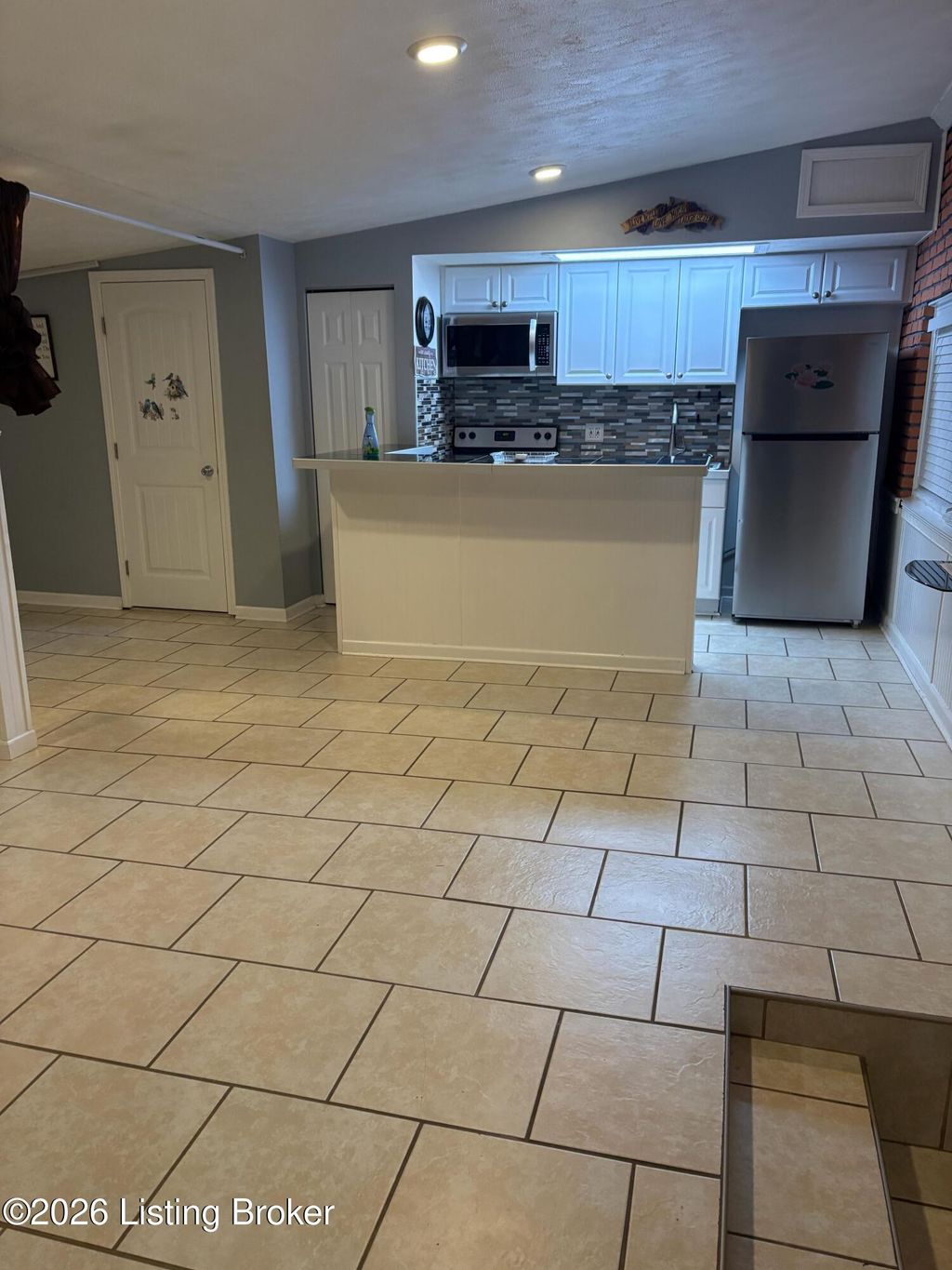 Photo of 8601 Honor Ave, Louisville, KY 40219 (MLS # 1709591)