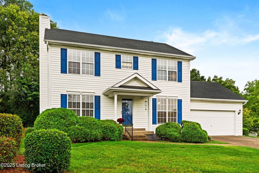 Photo of 8114 Sycamore Creek Dr, Louisville, KY 40222 (MLS # 1700207)