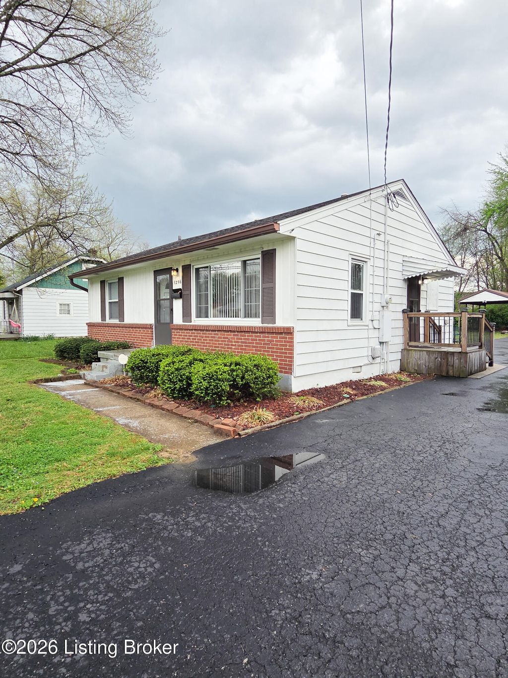 Photo of 1256 Lipps Ln, Louisville, KY 40219 (MLS # 1713468)