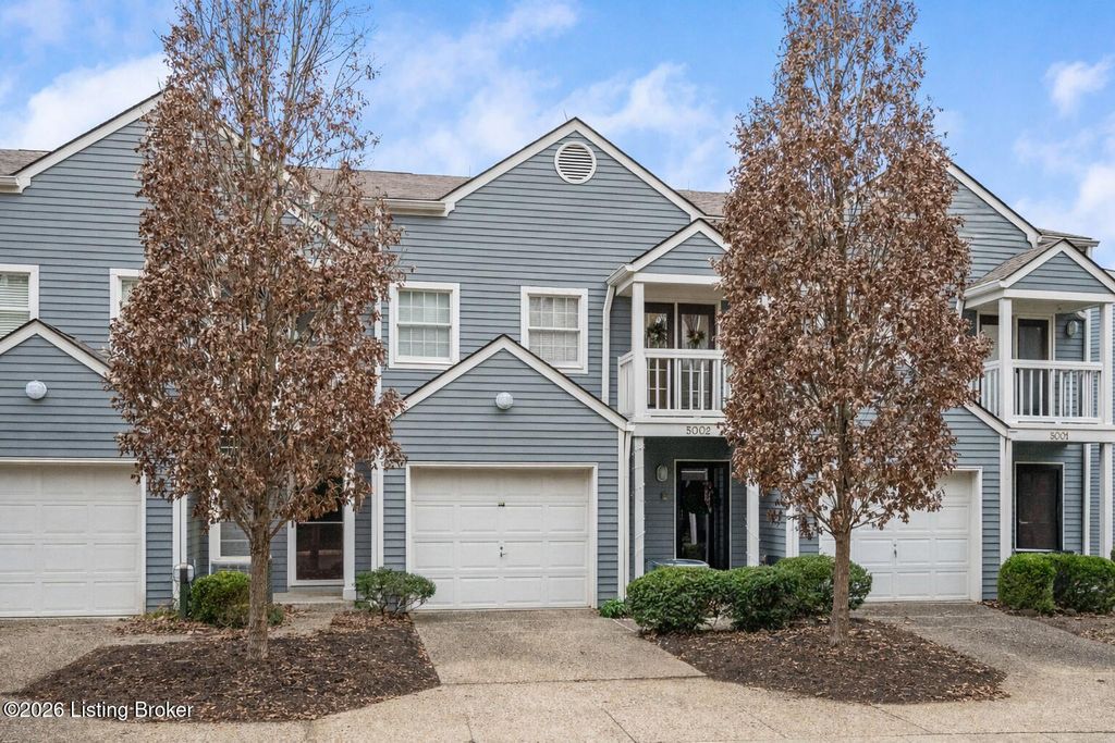 Photo of 5002 Harrods Landing Dr, Prospect, KY 40059 (MLS # 1717968)