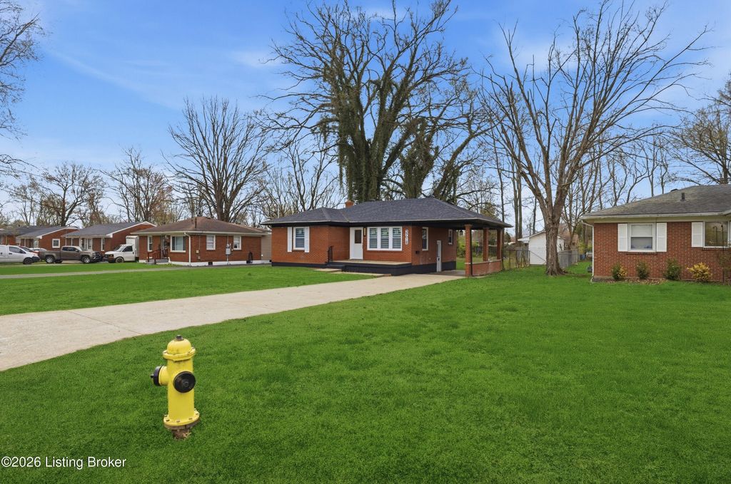 Photo of 3218 Bridwell Dr, Louisville, KY 40216 (MLS # 1711936)