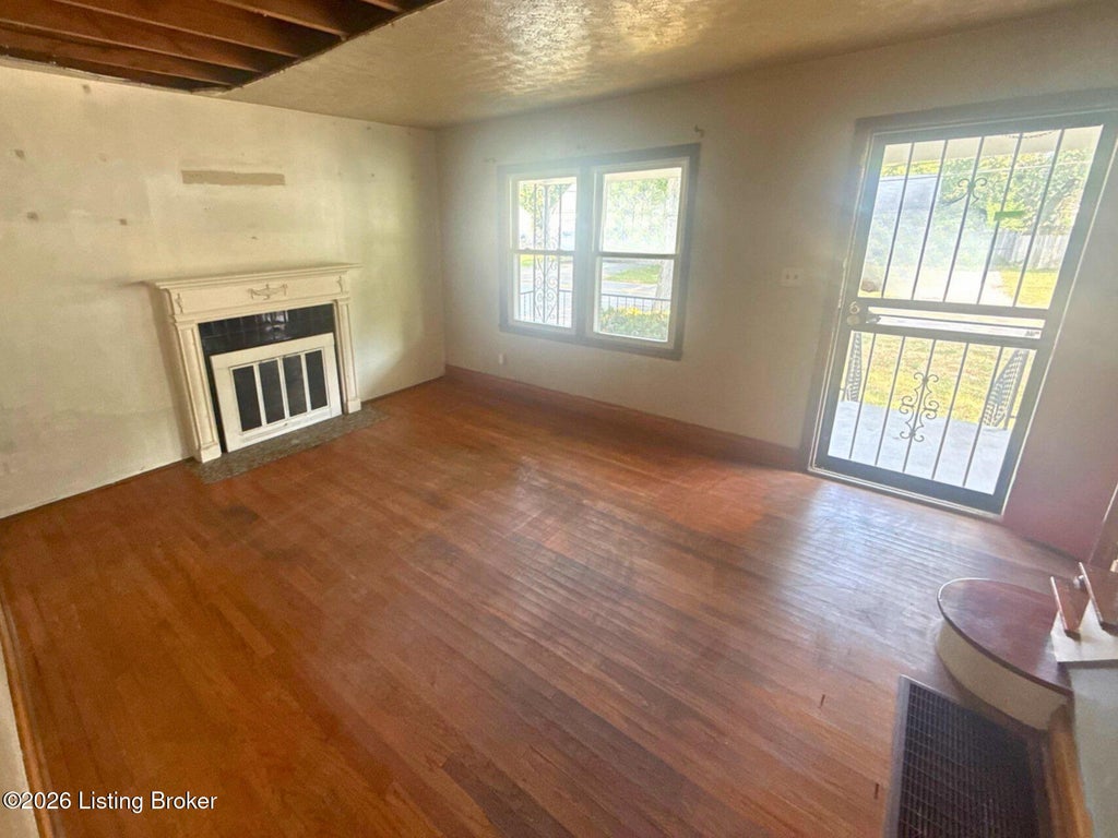Photo of 3024 Hartlage Ct, Louisville, KY 40216 (MLS # 1728911)