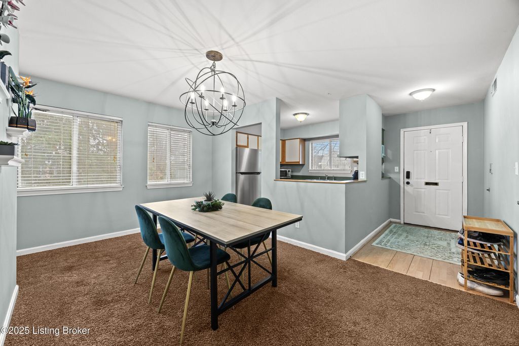 Photo of 2 Lake Ave, Louisville, KY 40206 (MLS # 1707518)