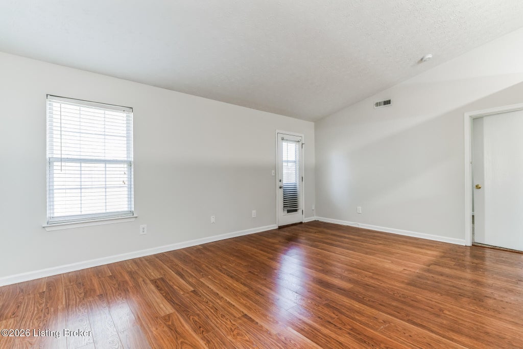 Photo of 9603 Brooks Bend Rd, Louisville, KY 40258 (MLS # 1719933)