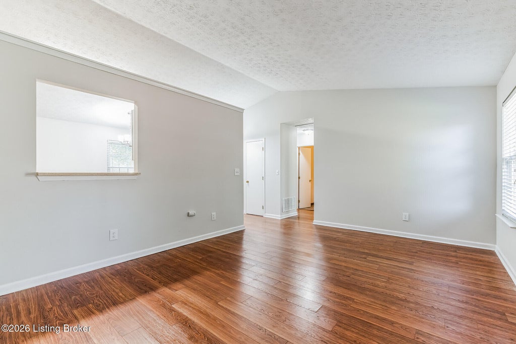 Photo of 9603 Brooks Bend Rd, Louisville, KY 40258 (MLS # 1719933)