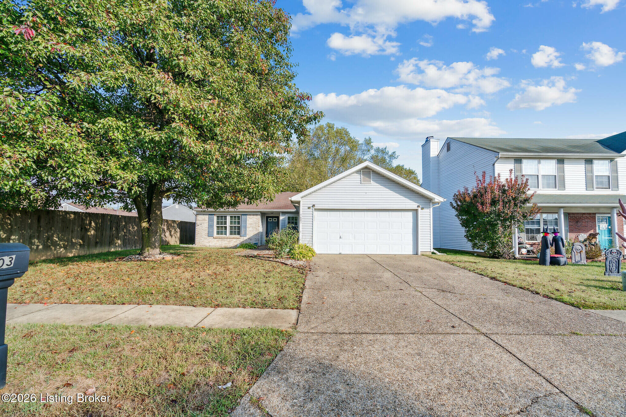 Photo 1 of 26 — 9603 Brooks Bend Rd, Louisville, KY 40258