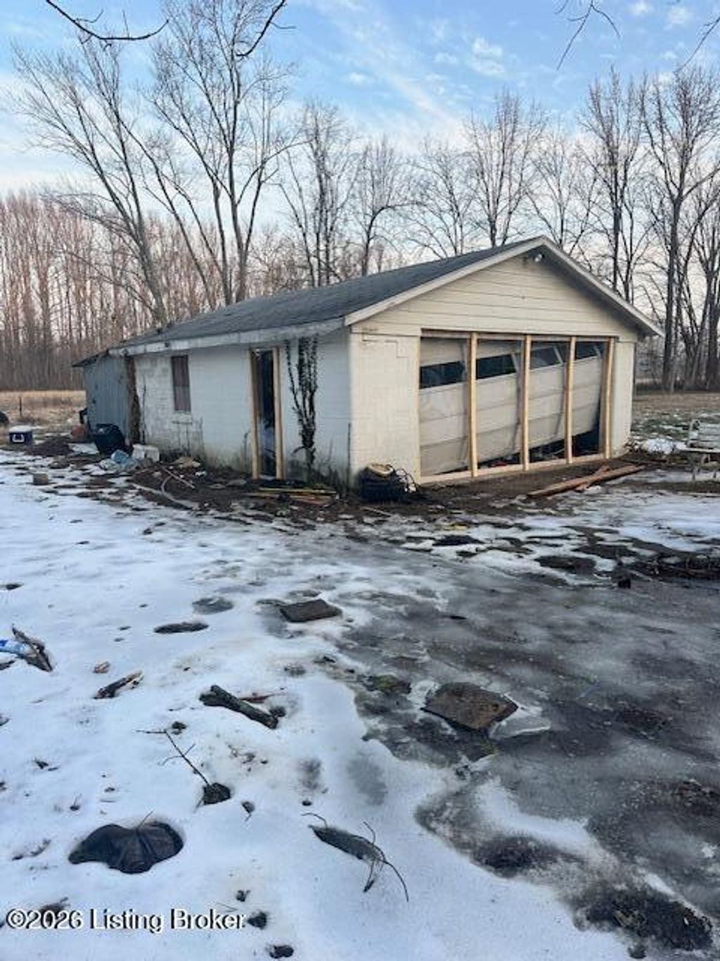 Photo of 13416 N Blakely Ln, Louisville, KY 40272 (MLS # 1708791)