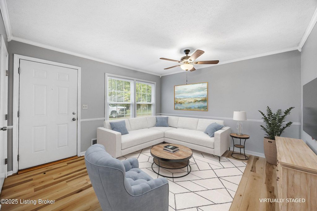 Photo of 6900 Heavrin Ave, Louisville, KY 40218 (MLS # 1704413)