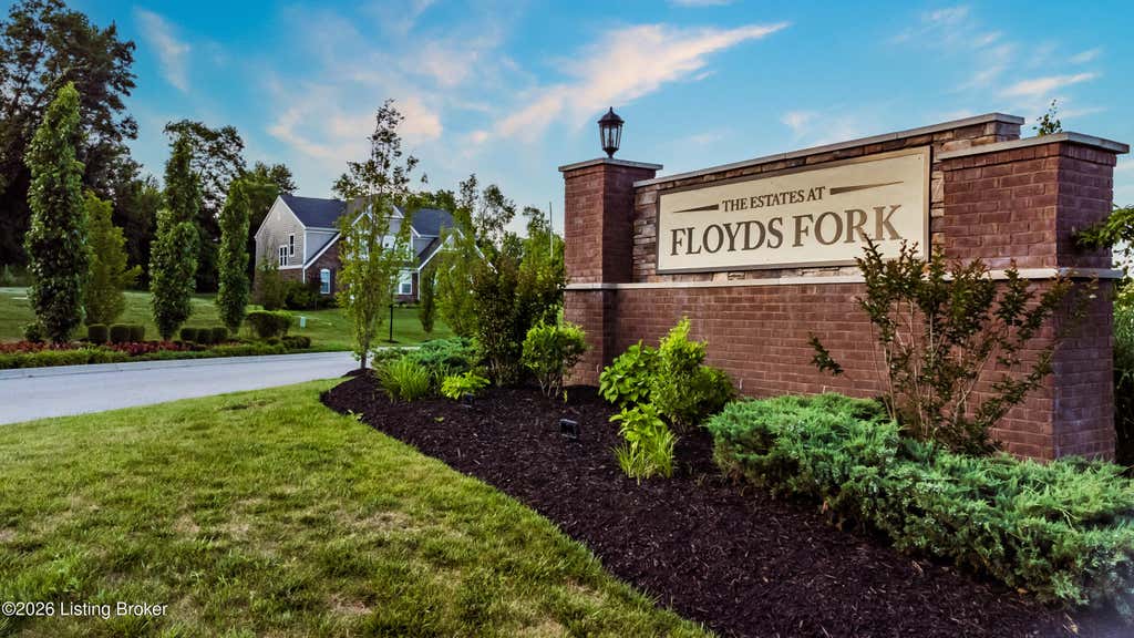 Photo of 2015 Shadowalk Dr, Louisville, KY 40245 (MLS # 1724924)
