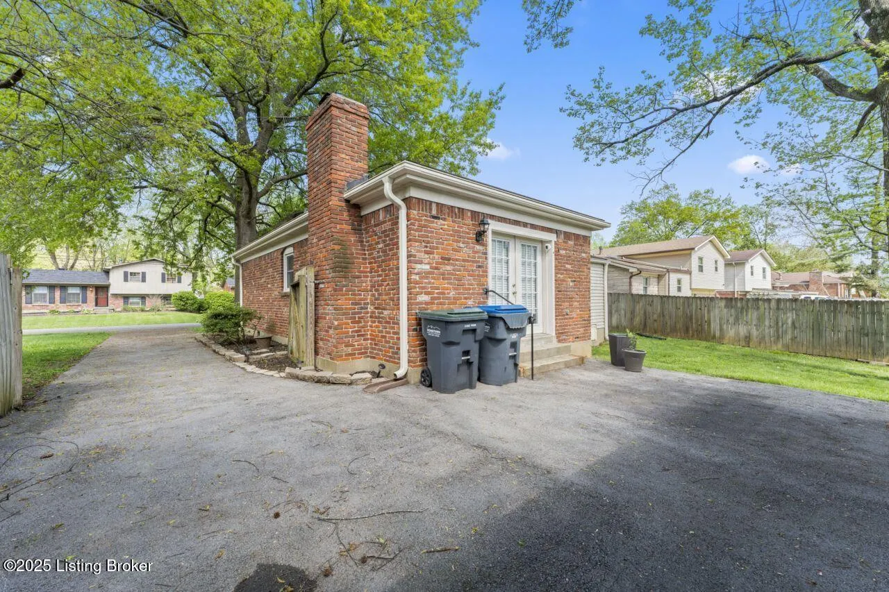 Louisville, Kentucky 40291, United States, 3 Bedrooms Bedrooms, ,2 BathroomsBathrooms,Residential,Pending,118496