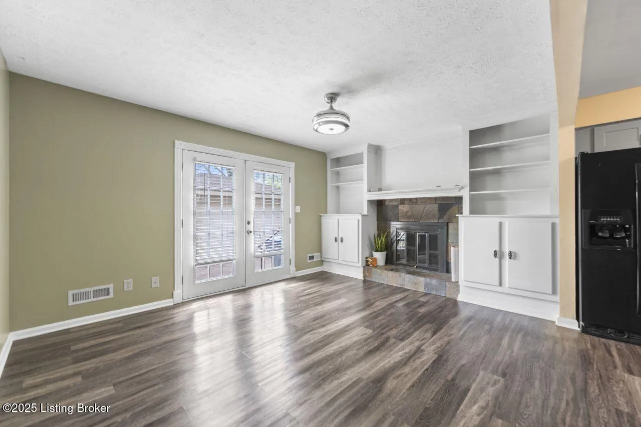 Louisville, Kentucky 40291, United States, 3 Bedrooms Bedrooms, ,2 BathroomsBathrooms,Residential,Pending,118496
