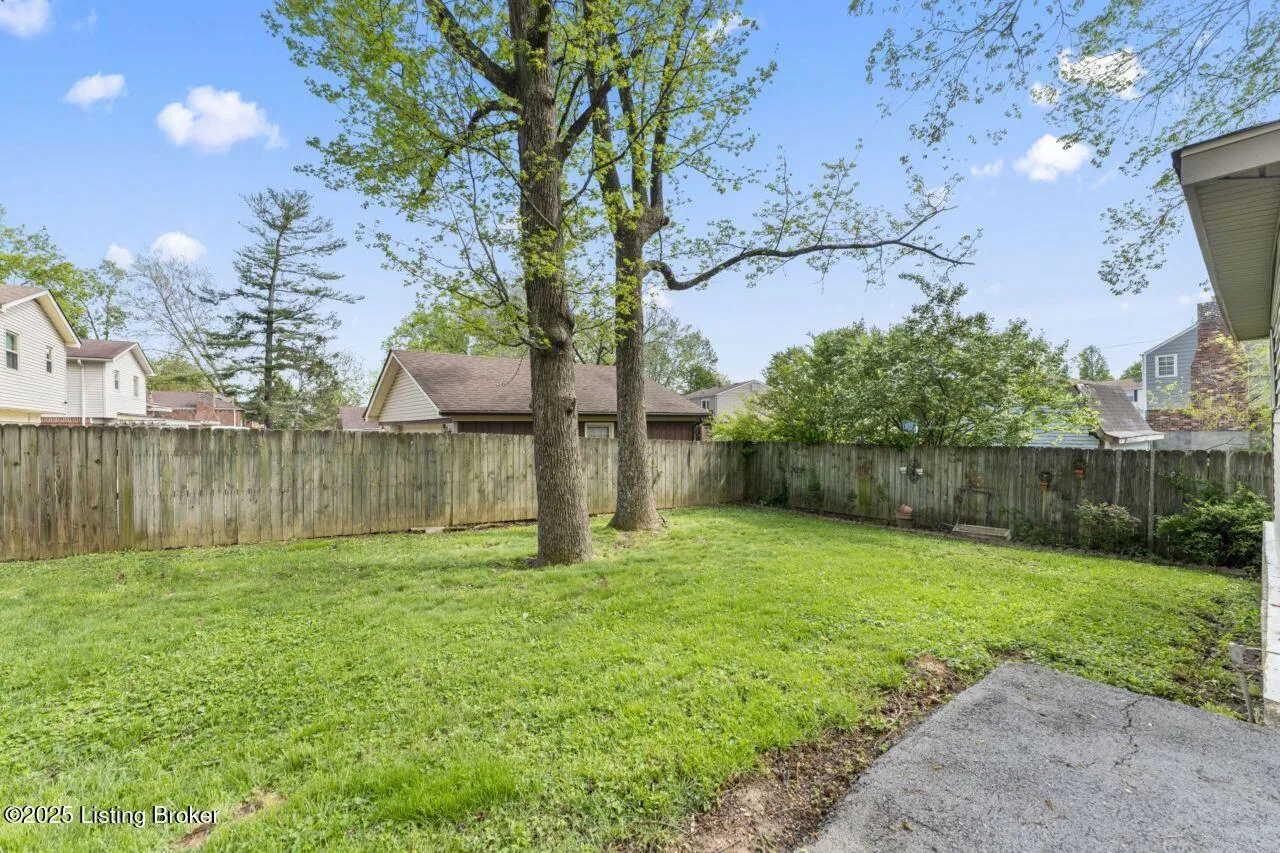 Louisville, Kentucky 40291, United States, 3 Bedrooms Bedrooms, ,2 BathroomsBathrooms,Residential,Pending,118496