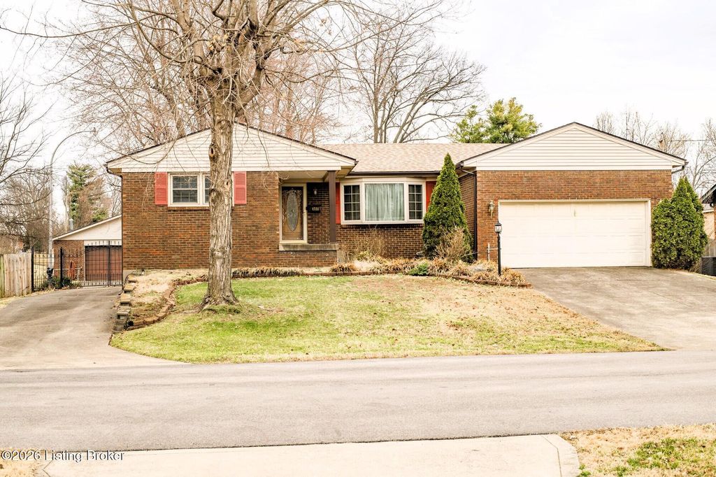 Photo of 4508 Santa Paula Ln, Louisville, KY 40219 (MLS # 1709723)